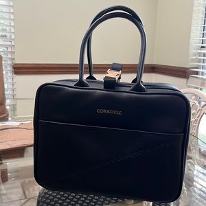 Corckcicle Baldwin Boxer Lunch Box - Never Used - Black Color with gold buckle